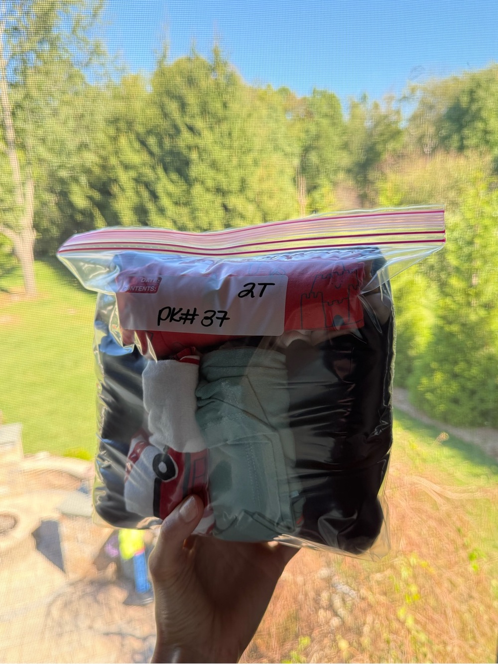6 ITEM 2T BUNDLE BAG